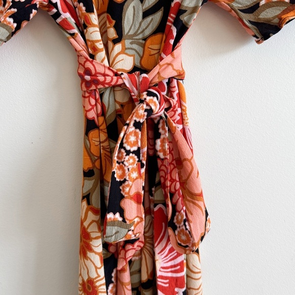 MINKPINK • Rey Raglan Mini Tee Dress - Picture 10 of 13